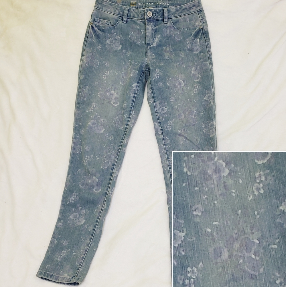 LC Lauren Conrad Skinny Jeans Painted Flowers